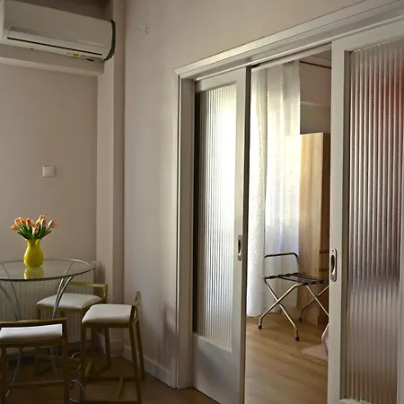 Aristotelous Boarding House *