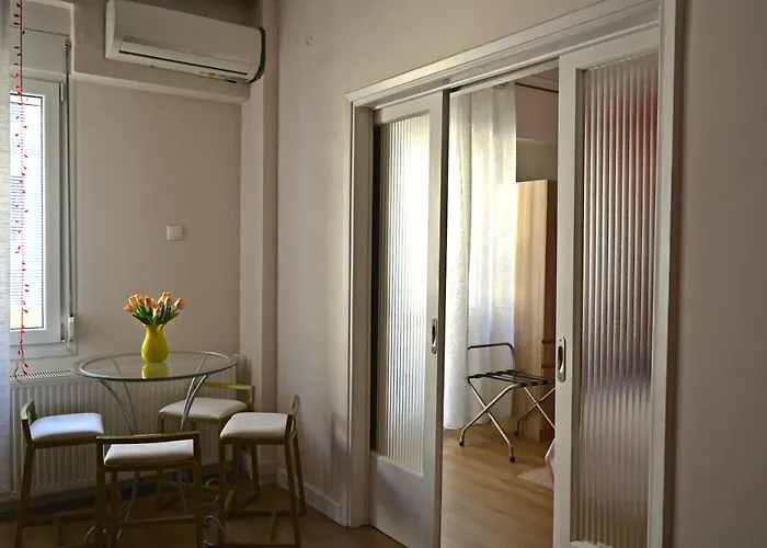 Aristotelous Boarding House *